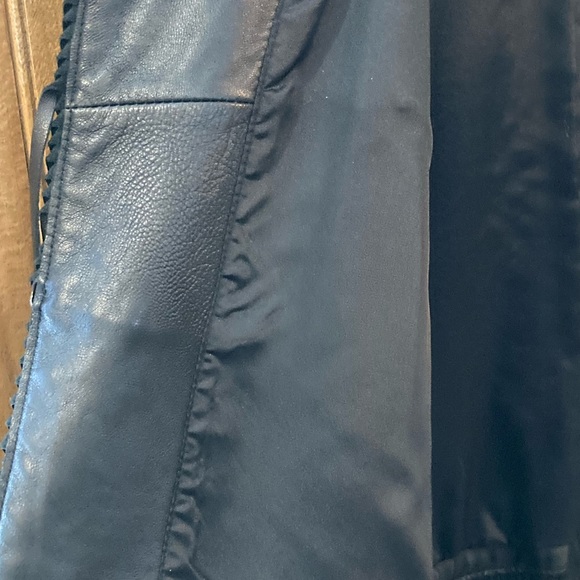 Leather fringed jacket. EUC - Picture 13 of 14